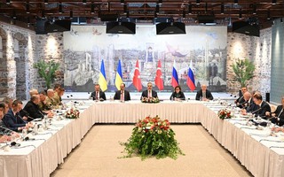 Ukraine - Nga ngồi vào bàn đàm phán sau đòn tấn công dữ dội