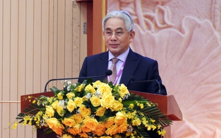 Hiệu trưởng Trường ĐH Cửu Long chia sẻ tại hội nghị tổ chức ở Bình Phước