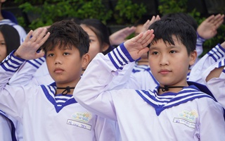 Hình ảnh dễ thương của các chiến sĩ nhí tham gia khóa huấn luyện Học kỳ trong Quân đội