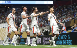 Man City dội mưa bàn thắng trước Al-Ain, soán ngôi đầu bảng từ tay Juventus