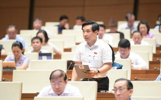 Đại biểu Nguyễn Văn Cảnh lần thứ 2 tha thiết đề xuất quy tắc "dây kéo áo" để giảm tắc đường