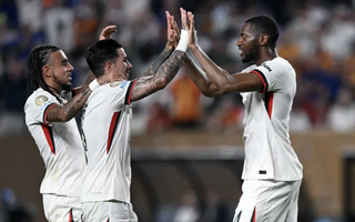 Hạ Esperance Tunis 3-0, Chelsea vào vòng knock-out FIFA Club World Cup