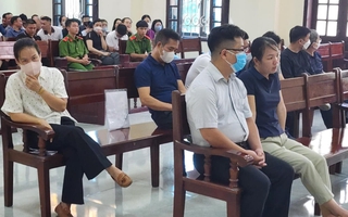 14 cựu lãnh đạo, cán bộ hải quan "ngó lơ" số hàng lậu trị giá hơn 1.800 tỉ đồng hầu toà