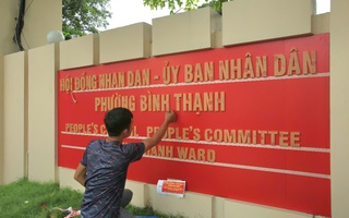Hình ảnh nhiều địa phương ở TP HCM gắn bảng tên phường mới