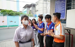 Thi tốt nghiệp THPT 2025: Một thí sinh đau bụng đi cấp cứu được xét đặc cách tốt nghiệp
