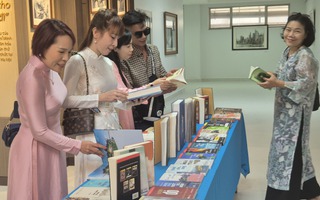 Khai mạc triển lãm Văn học – Nghệ thuật ba miền