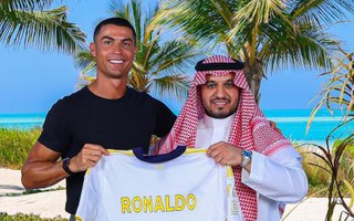 Ronaldo gia hạn hợp đồng với thu nhập "khủng", thêm quyền lực ở Al-Nassr