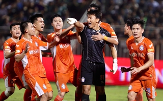 Bùi Tiến Dũng giúp Đà Nẵng trụ hạng V-League