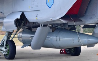 Tên lửa siêu thanh Nga xuất kích, UAV Ukraine tung đòn "phá 4 chiếc Su-34"