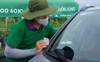 Dán thẻ thu phí không dừng có bắt buộc khi đăng kiểm xe?