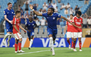 Thời tiết trì hoãn chiến thắng của Chelsea sau gần 5 giờ thi đấu ở FIFA Club World Cup