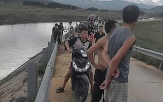 Xót xa 2 anh em ruột đuối nước thương tâm khi cứu nhau dưới kênh