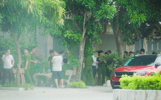 Khám xét nhà trùm giang hồ cộm cán Vi "ngộ" ở Thanh Hóa