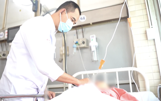 Xuyên đêm chạy đua cứu cô gái bị tường đè