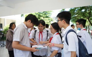 Đề thi toán vào lớp 10 bất ngờ không có câu Vi-et, thí sinh Đà Nẵng ngỡ ngàng