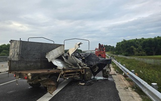 Một người tử vong sau cú va chạm giữa 2 xe tải trên cao tốc Bãi Vọt - Hàm Nghi