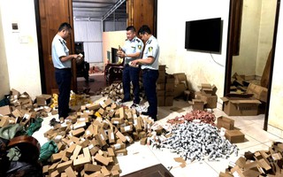 Phát hiện hơn 3.300 sản phẩm mỹ phẩm "trôi nổi"