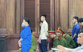 TP HCM: Xét xử đường dây trộn "bột OK", "đông trùng” cùng hương liệu