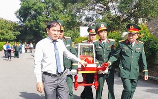 Truy điệu, an táng 10 hài cốt liệt sĩ vừa được tìm thấy ở "đất lửa" Quảng Trị