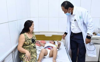 Bé trai 2 tuổi ở Sóc Trăng gặp nạn vì sở thích ăn cá