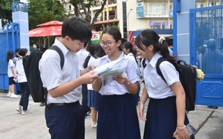 Kết thúc môn thi ngoại ngữ lớp 10: Có thí sinh vui, có sĩ tử buồn