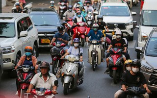 Lo "vỡ trận" kiểm định khí thải xe máy