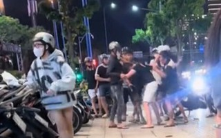 Truy xét nhóm thanh niên đánh người tới tấp ở TP Thủ Đức