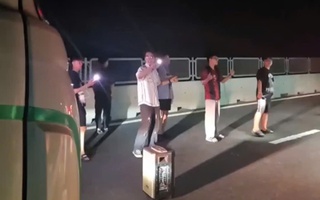 Kẹt xe ở cao tốc Vĩnh Hảo – Phan Thiết: Hát karaoke trên đường có thể bị xử phạt