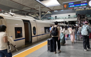 Xuyên thời gian trên tàu cao tốc