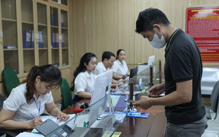 Giữ nguyên lương, phụ cấp 6 tháng cho cán bộ sau sắp xếp