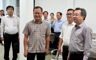 Phó Bí thư Thường trực Thành ủy TP HCM khảo sát tại phường Phú Thọ