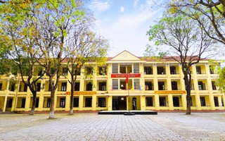 Khởi tố 1 hiệu trưởng và 5 giáo viên