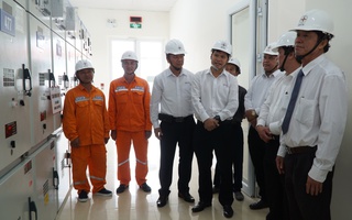 Điện lực miền Nam gắn biển 2 công trình quan trọng ở Cần Thơ và Đồng Tháp