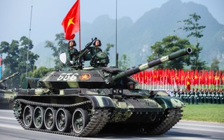 Ngắm xe tăng, tên lửa hợp luyện chuẩn bị cho diễu binh đại lễ 2-9