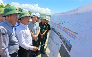 Dân phản ánh thi công cao tốc: Thứ trưởng Bộ Xây dựng có mặt tại hiện trường, chỉ đạo nóng