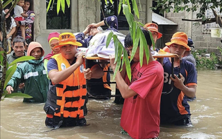 Philippines, Trung Quốc ứng phó bão
