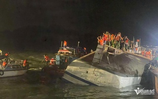 Vụ lật tàu ở vịnh Hạ Long: Ứng phó hiệu quả với thiên tai