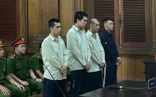 Mâu thuẫn trong tình cảm, nhóm bạn 4 người ra tay dã man với 2 nạn nhân