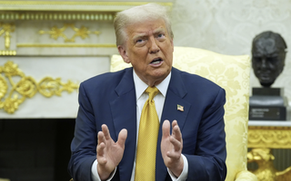 Tổng thống Donald Trump cáo buộc ông Barack Obama "phản quốc"