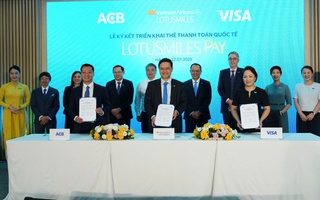 Vietnam Airlines "bắt tay" ACB và Visa ra mắt thẻ hội viên tích hợp thanh toán Lotusmiles Pay