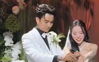 Thay vì cắt bánh, Đạt G - Cindy Lư "cắt máu" ăn thề trong đám cưới