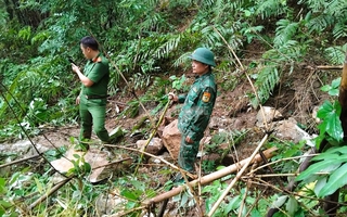 Hiện trường đá rơi ầm ầm từ trên núi ở Thanh Hóa