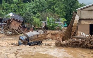 Lũ quét khiến 4 người chết và mất tích, nhiều nhà dân bị hư hỏng