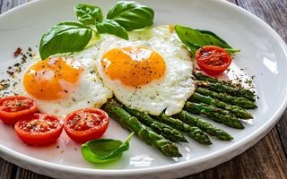 Nghiên cứu Úc: Ăn trứng làm giảm cholesterol xấu