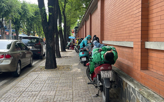 Muôn mặt nghề giao hàng (*): Những nỗi niềm sau tay lái