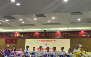 Sở GD-ĐT TP HCM công bố nhiều quyết định về cán bộ sau hợp nhất