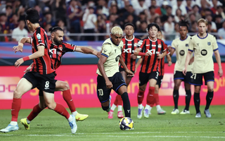 Torres và Yamal lập cú đúp, Barcelona thắng đậm FC Seoul trận cầu 10 bàn