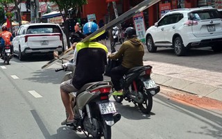 Làm xiếc trên đường