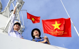 Ảnh đẹp trong tuần: Tổ quốc và người lính biển