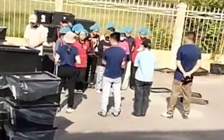 Pháp lý vụ công nhân bị buộc đứng giữa nắng để nghe "phổ biến công việc"